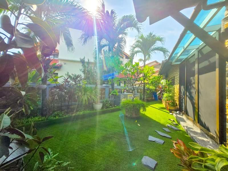 2-storey Terraced House for Sale in Seksyen 35 (Shah Alam) - Azli Ibrahim - Garden - PropertyGuru.com.my
