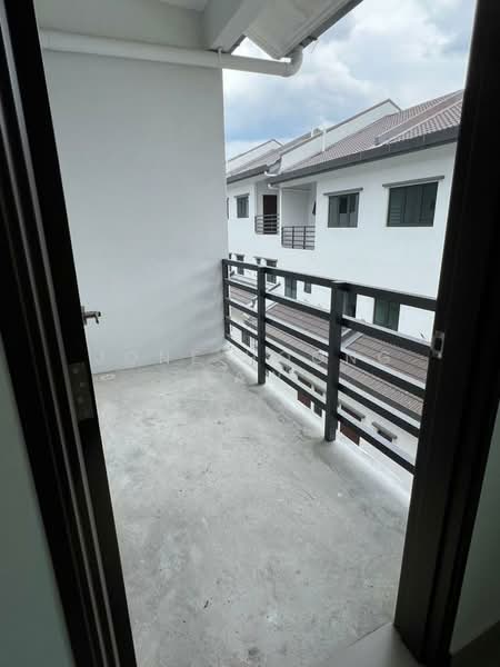 3-storey Terraced House for Sale in Batu 9 (Cheras) - JONE HOONG TAW - Balcony - PropertyGuru.com.my