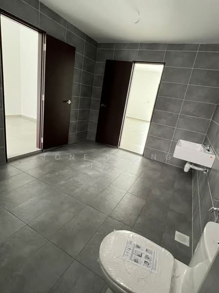 3-storey Terraced House for Sale in Batu 9 (Cheras) - JONE HOONG TAW - Bathroom - PropertyGuru.com.my
