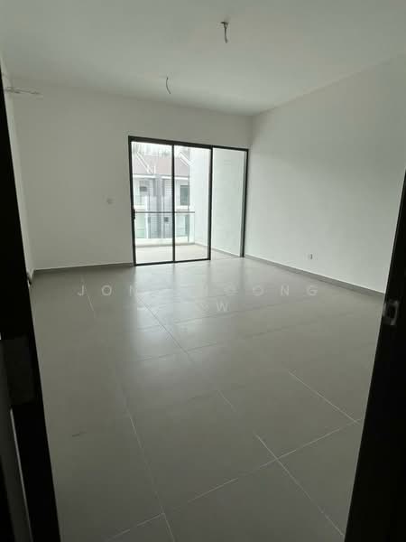 3-storey Terraced House for Sale in Batu 9 (Cheras) - JONE HOONG TAW - Living Room - PropertyGuru.com.my