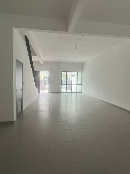3-storey Terraced House for Sale in Batu 9 (Cheras) - JONE HOONG TAW - Living Room - PropertyGuru.com.my