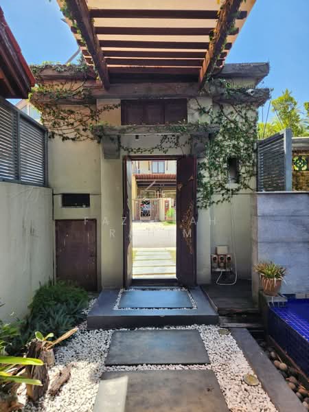 2-storey Terraced House for Sale in Bukit Jelutong (Shah Alam) - Fazillah Rahim - Exterior - PropertyGuru.com.my