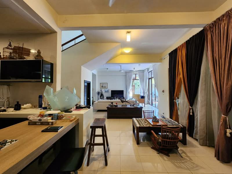 2-storey Terraced House for Sale in Bukit Jelutong (Shah Alam) - Fazillah Rahim - Living Room - PropertyGuru.com.my