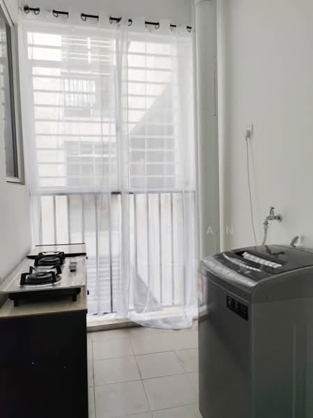 Servis Apartment untuk Dijual di The Zizz @ Damansara North - Jack Chan - Balcony - PropertyGuru.com.my