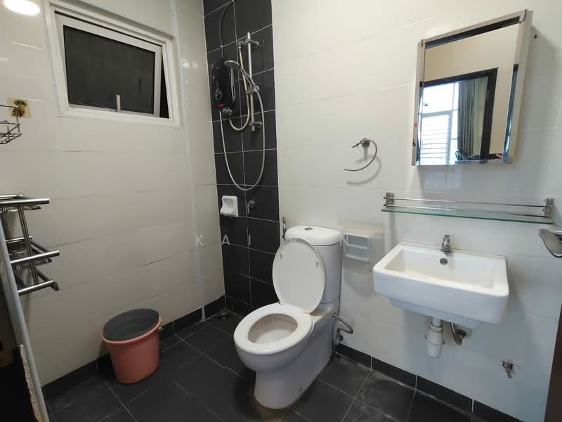 Kondominium untuk Disewa di Boulevard Serviced Apartment - Kai Ren - Bathroom - PropertyGuru.com.my
