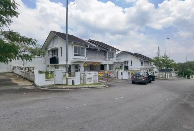 Rumah Berkembar untuk Dijual di Puchong (Selangor) - Liew Chew Yee - Exterior - PropertyGuru.com.my