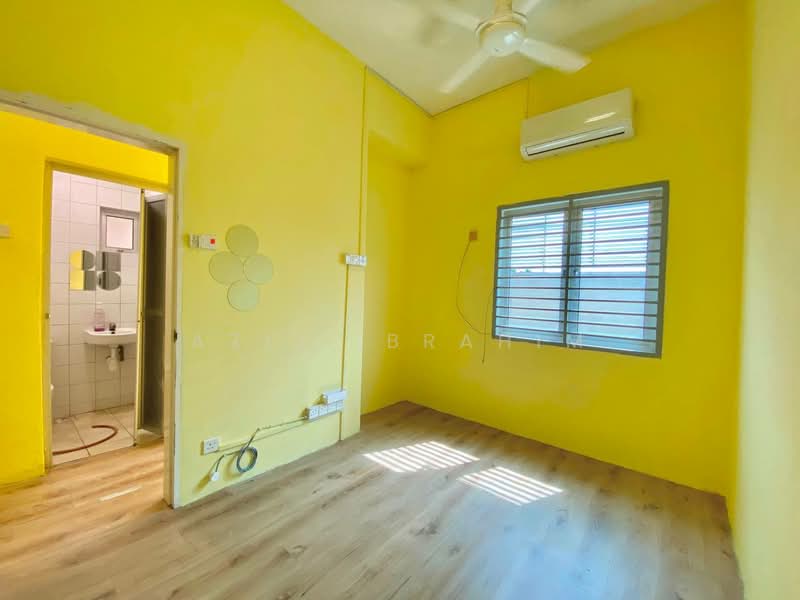 Rumah Bandar untuk Dijual di Taman Seri Segar (Semenyih) - Azli Ibrahim - Interior - PropertyGuru.com.my