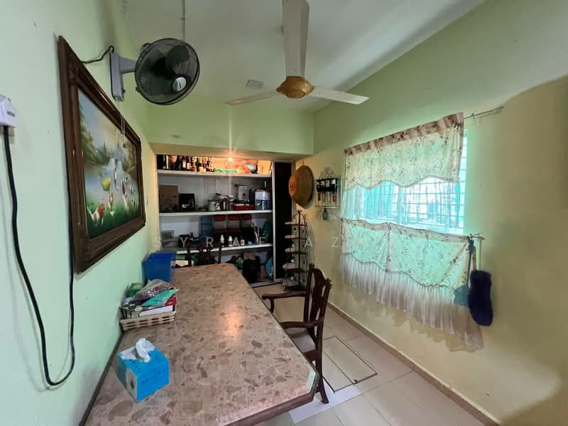 Semi-Detached House for Sale in Taman Saujana Emas (Kajang) - Asyraf Azman - Dining Room - PropertyGuru.com.my