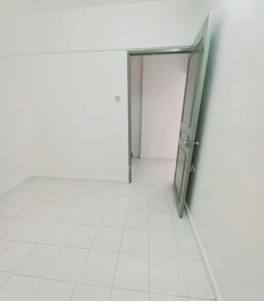 Flat for Sale at Taman Pekaka - Mervyn Seah - Interior - PropertyGuru.com.my