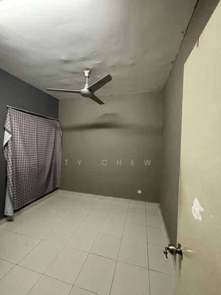 Pangsapuri untuk Disewa di Pangsapuri Akasia (Bandar Botanic) - TY Chew - Bedroom - PropertyGuru.com.my