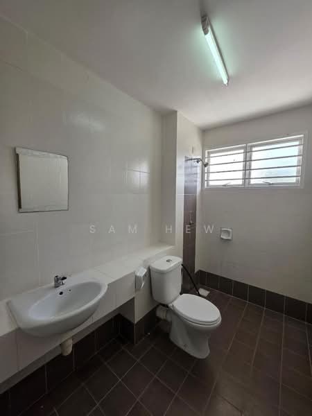 Rumah Teres 2 Tingkat untuk Disewa di Bandar Baru Bangi (Selangor) - Sam Hew - Bathroom - PropertyGuru.com.my