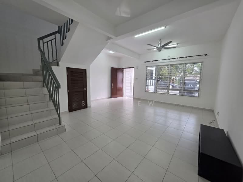 Rumah Teres 2 Tingkat untuk Disewa di Bandar Baru Bangi (Selangor) - Sam Hew - Living Room - PropertyGuru.com.my