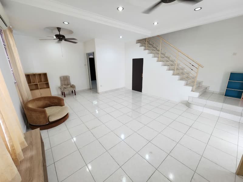 2-storey Terraced House for Rent in Bukit Indah (Iskandar Puteri (Nusajaya)) - Roy Yap - Living Room - PropertyGuru.com.my