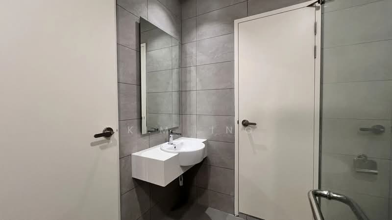 Servis Apartment untuk Disewa di Dorsett Waterfront Subang - Kim Ling - Master Bathroom - PropertyGuru.com.my