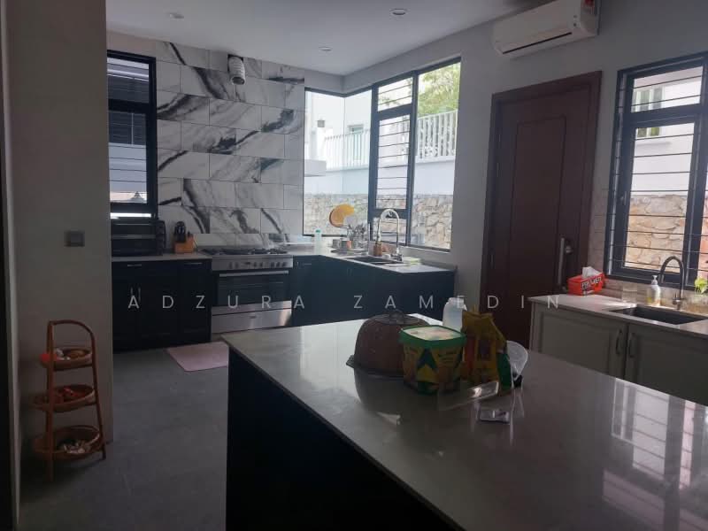 Rumah Banglo untuk Dijual di Seksyen 8 (Shah Alam) - Adzura Zamedin - Kitchen - PropertyGuru.com.my