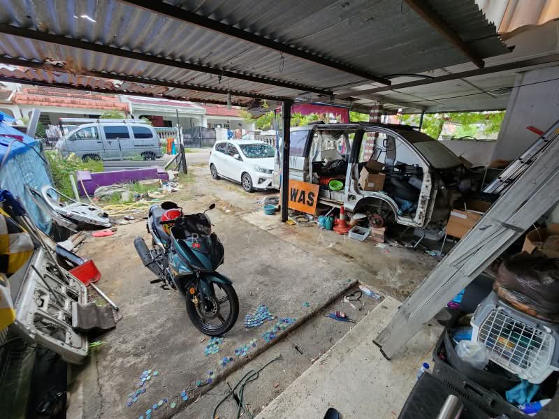 2-storey Terraced House for Sale in Permas Jaya (Johor Bahru) - Roy Yap - Car Park - PropertyGuru.com.my