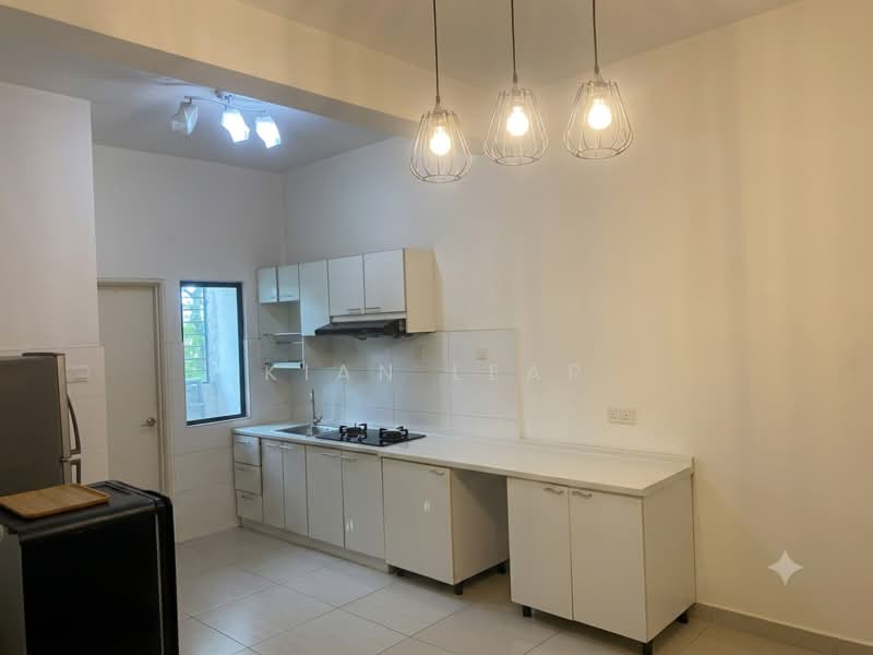 Townhouse for Sale in 16 Sierra (Puchong) - Kian Leap - Kitchen - PropertyGuru.com.my