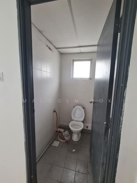 Kedai / Pejabat untuk Disewa di Taman Puncak Jalil (Seri Kembangan) - Malcolm Kok - Bathroom - PropertyGuru.com.my