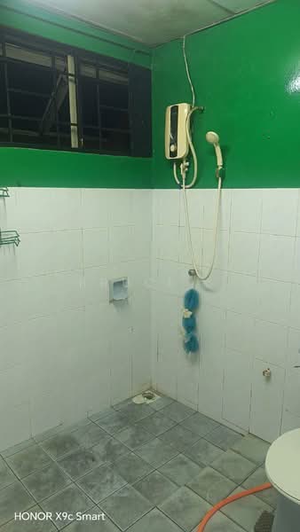 Kondominium untuk Dijual di South City (Perdana Selatan) Block C - Bruce . - Bathroom - PropertyGuru.com.my