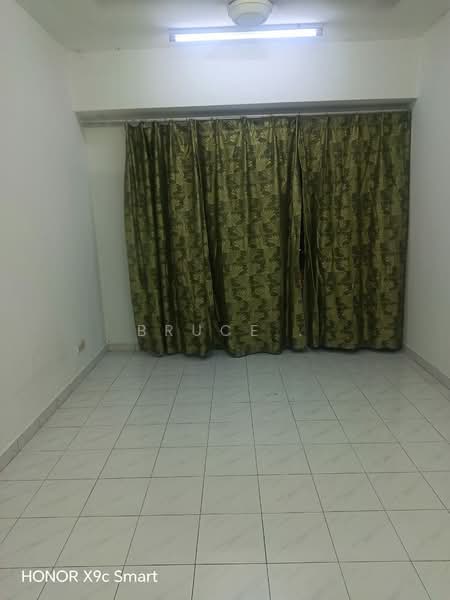 Kondominium untuk Dijual di South City (Perdana Selatan) Block C - Bruce . - living hall - PropertyGuru.com.my