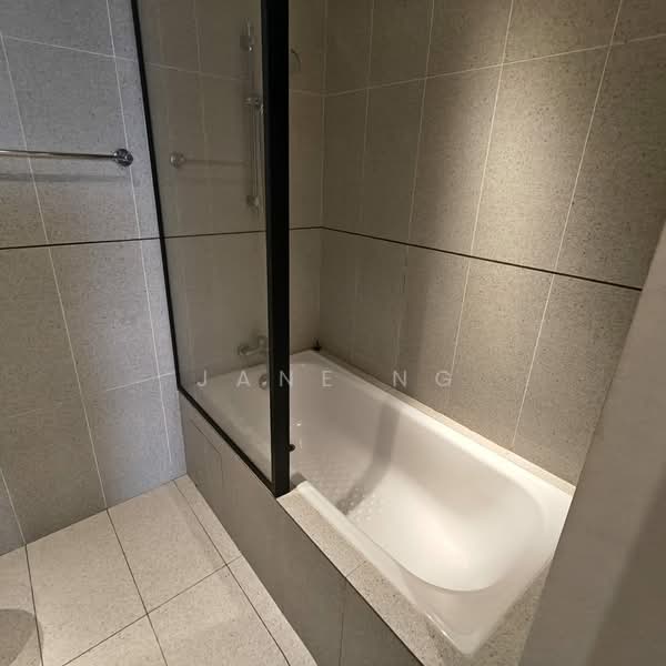 Servis Apartment untuk Dijual di Millerz Square Serviced Residence - Jane Ng - Bathroom - PropertyGuru.com.my