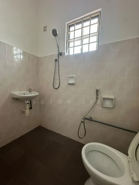 Rumah Teres 2 Tingkat untuk Dijual di Seksyen 6 (Kota Damansara) - Victor Liew - Bathroom - PropertyGuru.com.my