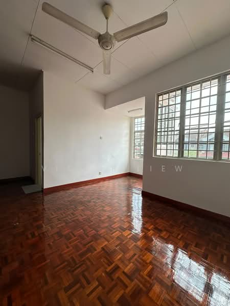 Rumah Teres 2 Tingkat untuk Dijual di Seksyen 6 (Kota Damansara) - Victor Liew - Living Room - PropertyGuru.com.my