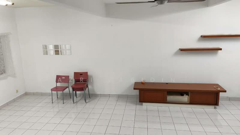 2-storey Terraced House for Rent in Kota Kemuning (Shah Alam) - Azri Zabidin - Living Room - PropertyGuru.com.my
