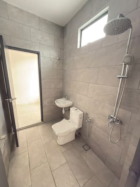 2-storey Terraced House for Sale in Bukit Beruang (Bukit Baru) - Vinc Pheng - Bathroom - PropertyGuru.com.my