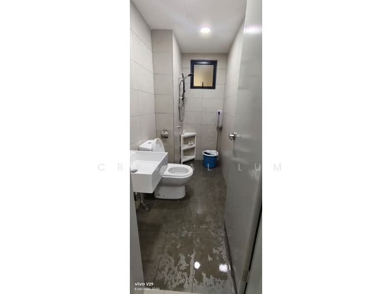 Servis Apartment untuk Disewa di M Luna - Crystal Lum - Bathroom - PropertyGuru.com.my
