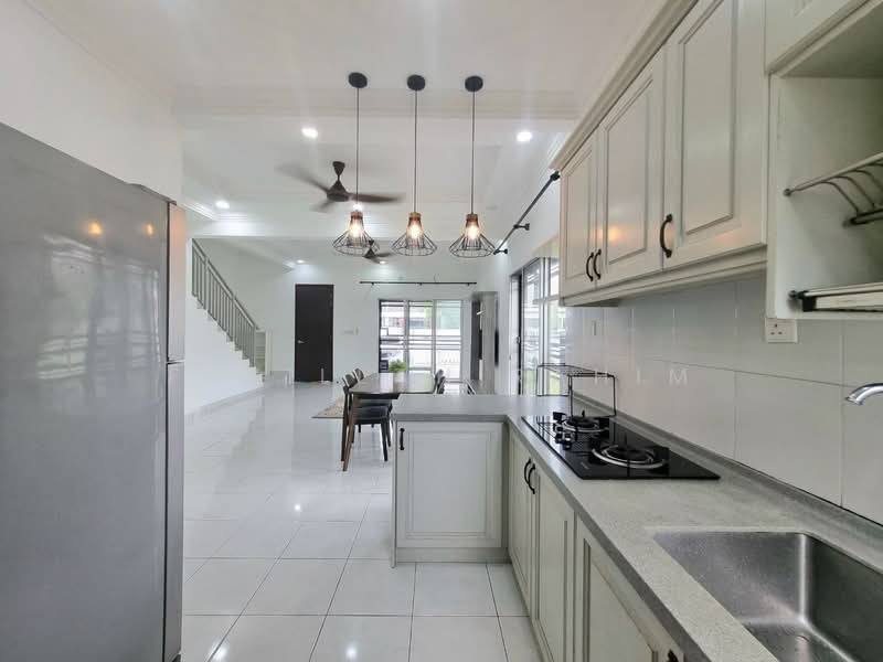 Rumah Teres 2 Tingkat untuk Dijual di Puncak Alam (Selangor) - Fazillah Rahim - Kitchen - PropertyGuru.com.my
