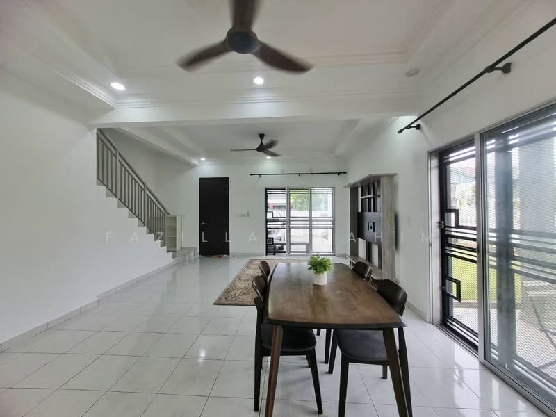 Rumah Teres 2 Tingkat untuk Dijual di Puncak Alam (Selangor) - Fazillah Rahim - Living Room - PropertyGuru.com.my
