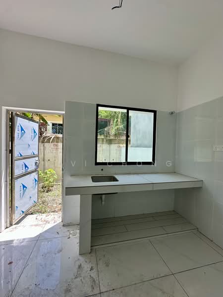 Rumah Berkembar untuk Dijual di Kampung Tersusun Kledang Utama (Sungai Siput) - Levi Chong - Kitchen - PropertyGuru.com.my