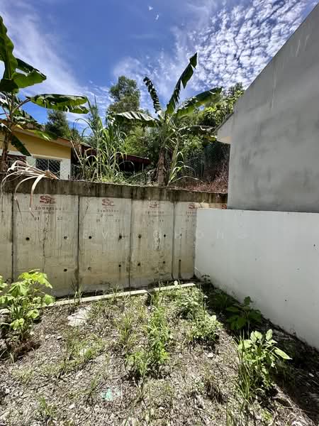Rumah Berkembar untuk Dijual di Kampung Tersusun Kledang Utama (Sungai Siput) - Levi Chong - Exterior - PropertyGuru.com.my