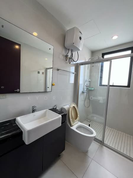 Condominium for Rent at Royal Strand @ Country Garden Danga Bay - Kyoris Loh - Bathroom - PropertyGuru.com.my