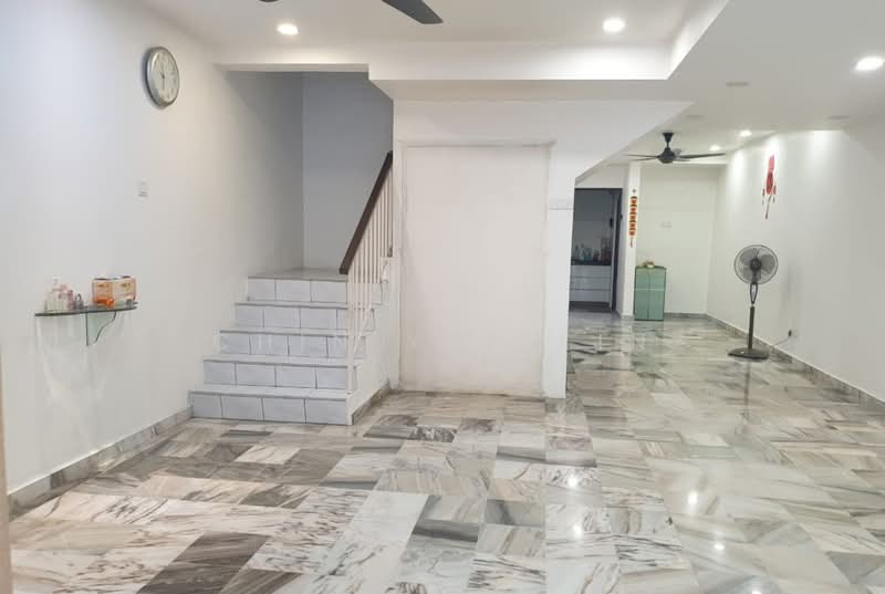 3-storey Terraced House for Sale in Taman Cheras Jaya (Cheras) - Chin Yee Xin - Living Room - PropertyGuru.com.my