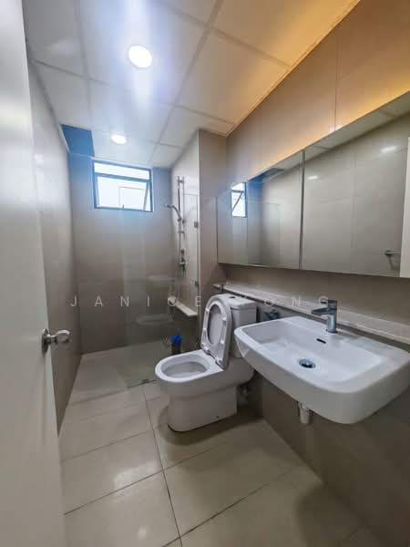 Pangsapuri untuk Disewa di The WaterEdge (Pinggiran Air) - Janice Yong - Bathroom - PropertyGuru.com.my