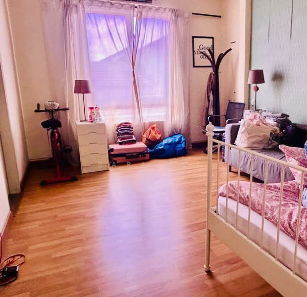 Rumah Berkembar untuk Dijual di Seksyen 13 (Shah Alam) - Sara Ooi - Bedroom - PropertyGuru.com.my