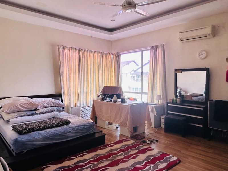 Rumah Berkembar untuk Dijual di Seksyen 13 (Shah Alam) - Sara Ooi - Bedroom - PropertyGuru.com.my