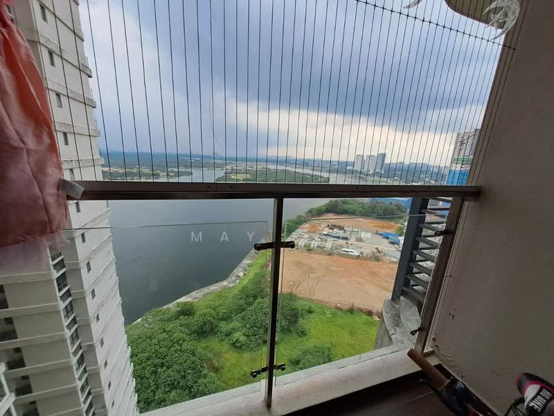 Kondominium untuk Dijual di Royal Strand @ Country Garden Danga Bay - May Lee - Balcony - PropertyGuru.com.my