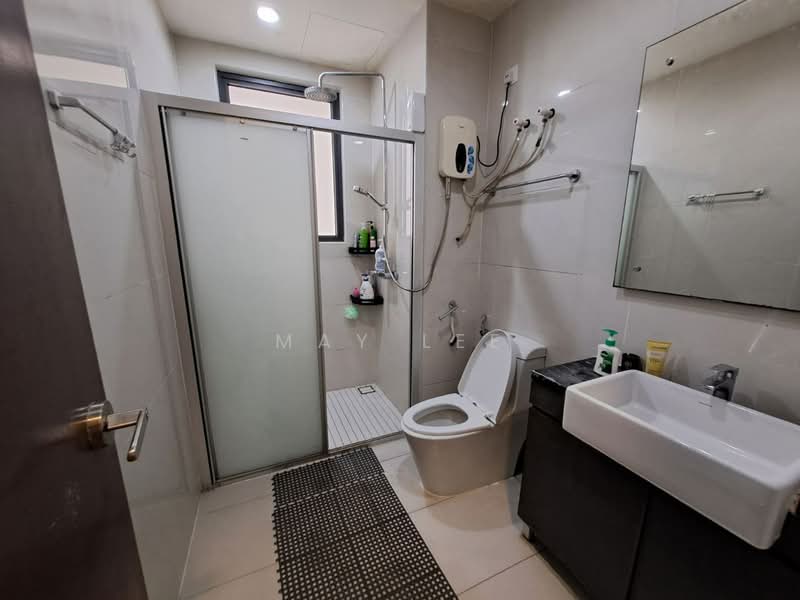 Kondominium untuk Dijual di Royal Strand @ Country Garden Danga Bay - May Lee - Bathroom - PropertyGuru.com.my