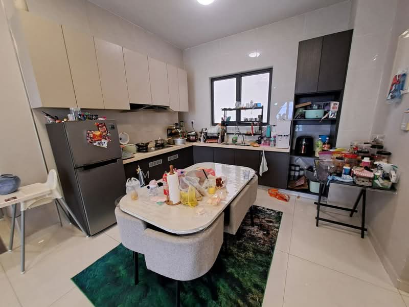 Kondominium untuk Dijual di Royal Strand @ Country Garden Danga Bay - May Lee - Kitchen - PropertyGuru.com.my