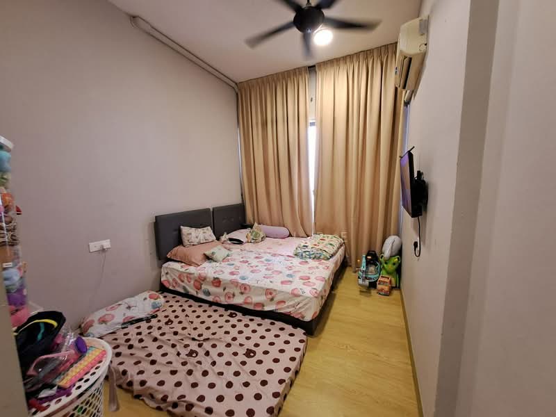 Kondominium untuk Dijual di Royal Strand @ Country Garden Danga Bay - May Lee - Bedroom - PropertyGuru.com.my