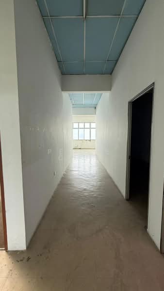 Kedai / Pejabat untuk Disewa di Taman Gaya (Ulu Tiram) - Peggie Chua - Corridor - PropertyGuru.com.my