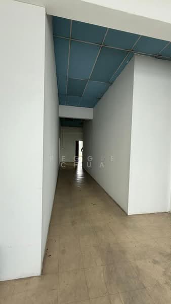 Kedai / Pejabat untuk Disewa di Taman Gaya (Ulu Tiram) - Peggie Chua - Corridor - PropertyGuru.com.my