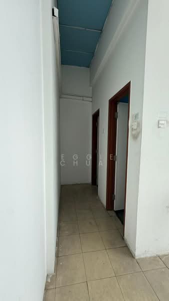 Kedai / Pejabat untuk Disewa di Taman Gaya (Ulu Tiram) - Peggie Chua - Corridor - PropertyGuru.com.my