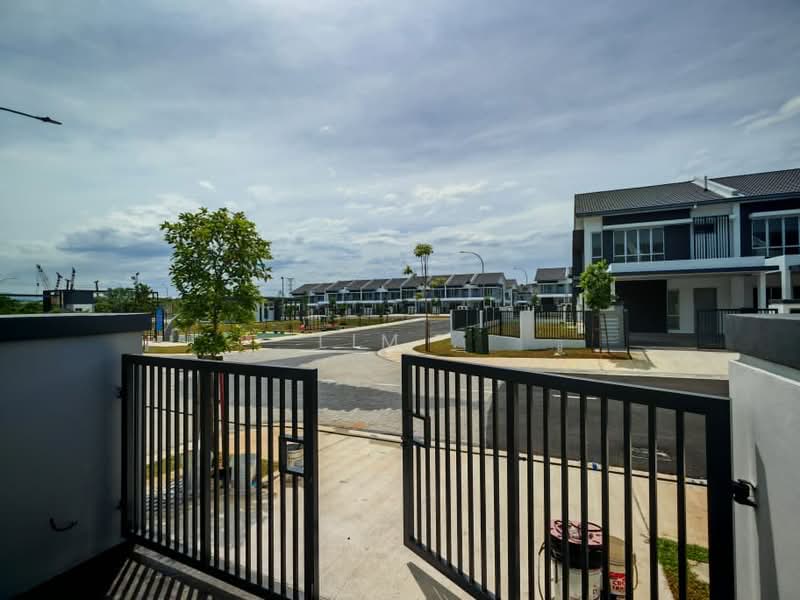 2-storey Terraced House for Sale in Amverton Hills (Sungai Buloh) - Eric Wang - Exterior - PropertyGuru.com.my