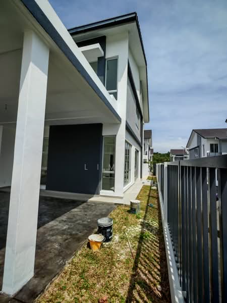 2-storey Terraced House for Sale in Amverton Hills (Sungai Buloh) - Eric Wang - Exterior - PropertyGuru.com.my