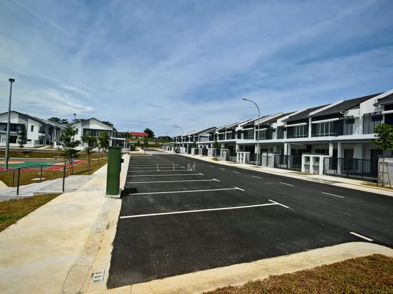 2-storey Terraced House for Sale in Amverton Hills (Sungai Buloh) - Eric Wang - Exterior - PropertyGuru.com.my