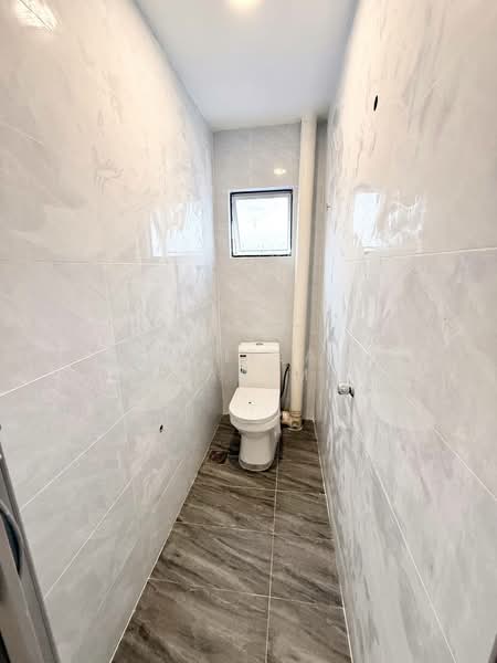 Rumah Teres 2 Tingkat untuk Dijual di Bukit Sentosa (Rawang) - Fazillah Rahim - Bathroom - PropertyGuru.com.my